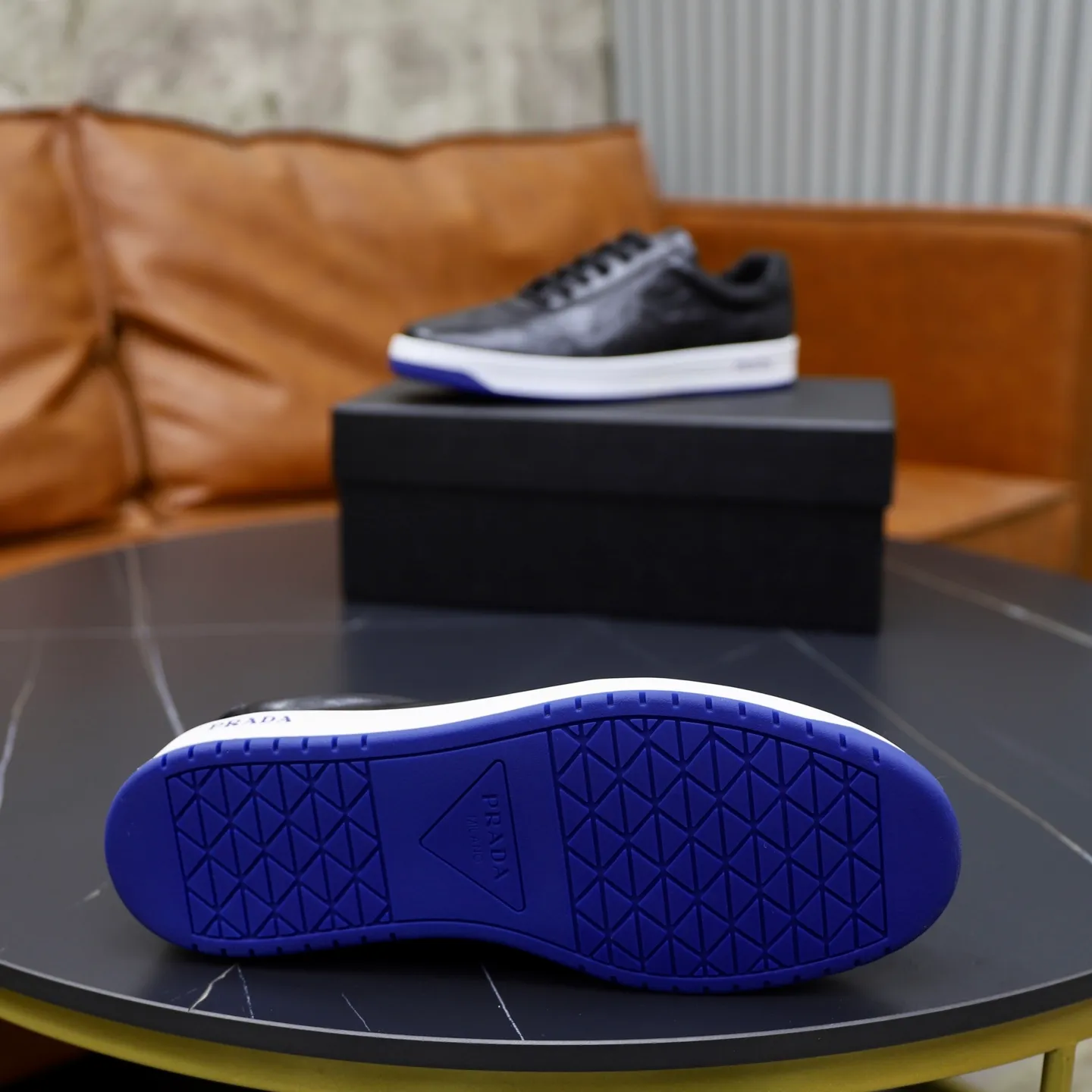 Factory price: 💰640 Prada classic men’s lace-up casual shoes | Imported cowhide upper | Upper stitching layered design, light and breathable | Soft and comfortable | Decorated with PRADA letters on the side | Distinctive sports style, showing the brand style | Lightweight concave and convex pattern rubber soles | Matched with cowhide foot pad lining | Excellent foot feel, fashionable and elegant | Size: 38-44 (45 customized)